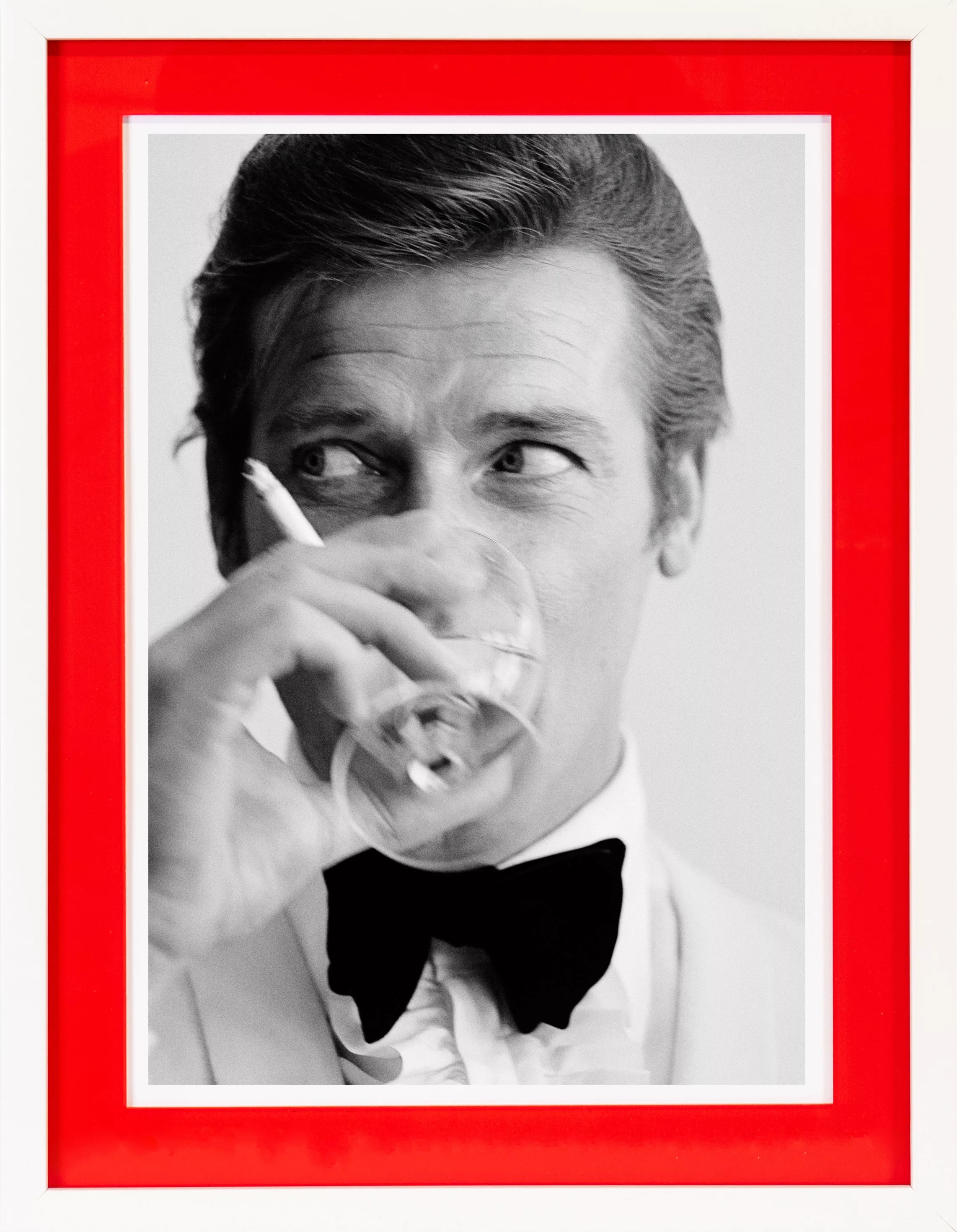 queence Bild mit Rahmen "Roger Moore", Bilder von Männern-Film-Filmfiguren- günstig online kaufen