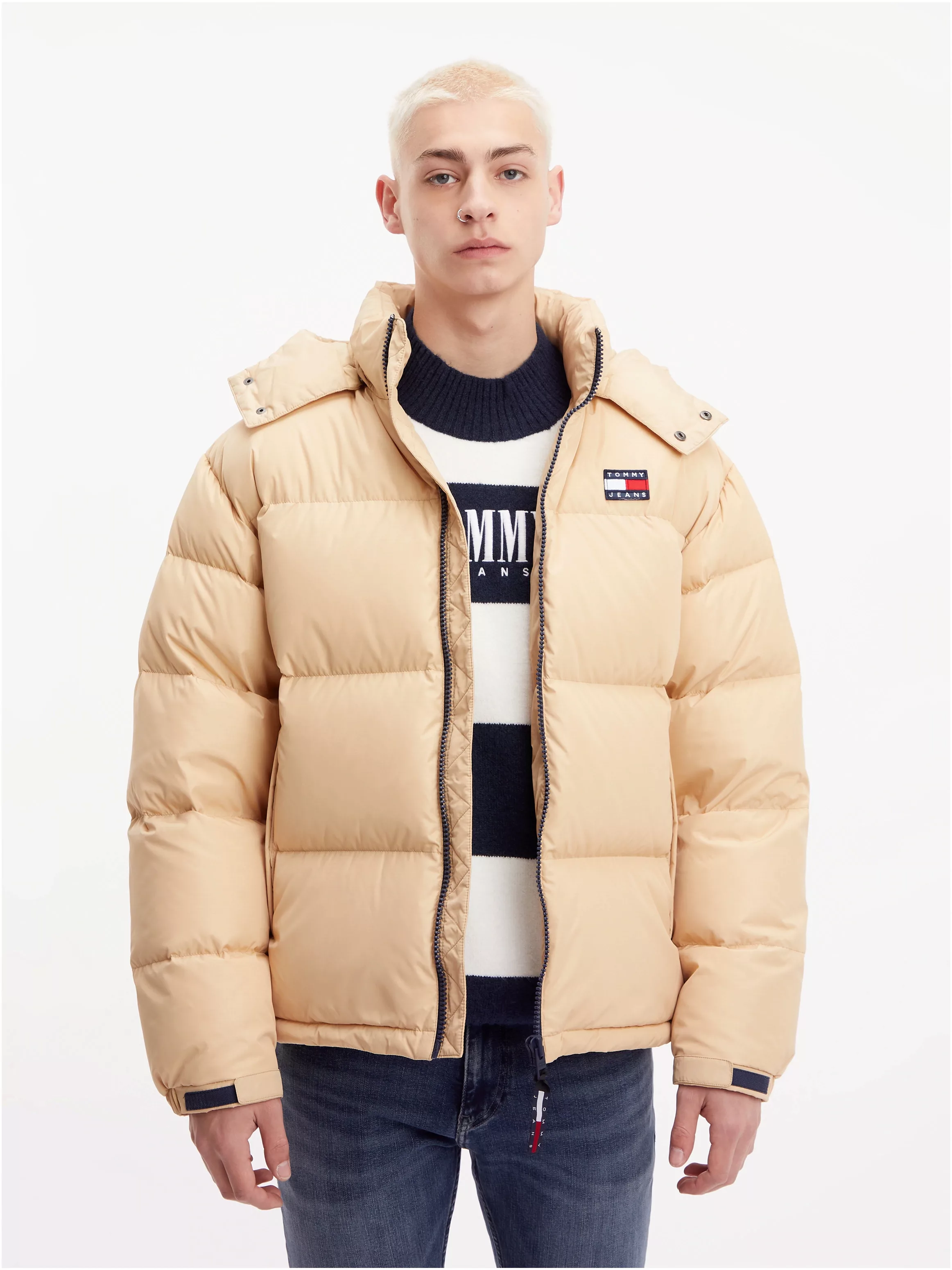 Tommy Jeans Steppjacke "TJM ALASKA PUFFER", mit Kapuze, mit Markenlabel günstig online kaufen