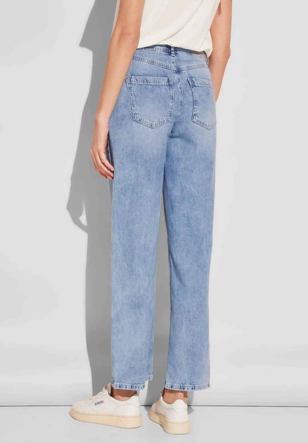 STREET ONE High-waist-Jeans in hellblauer Waschung günstig online kaufen
