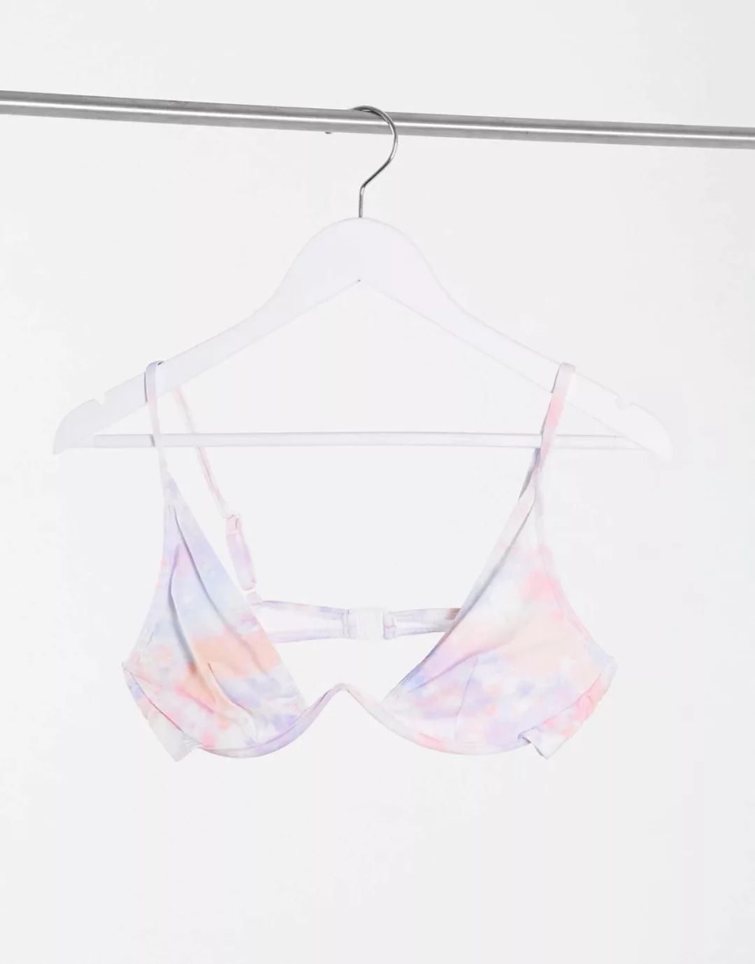 ASOS DESIGN – Bikinioberteil mit V-Bügel und farbigem Batikprint-Mehrfarbig günstig online kaufen