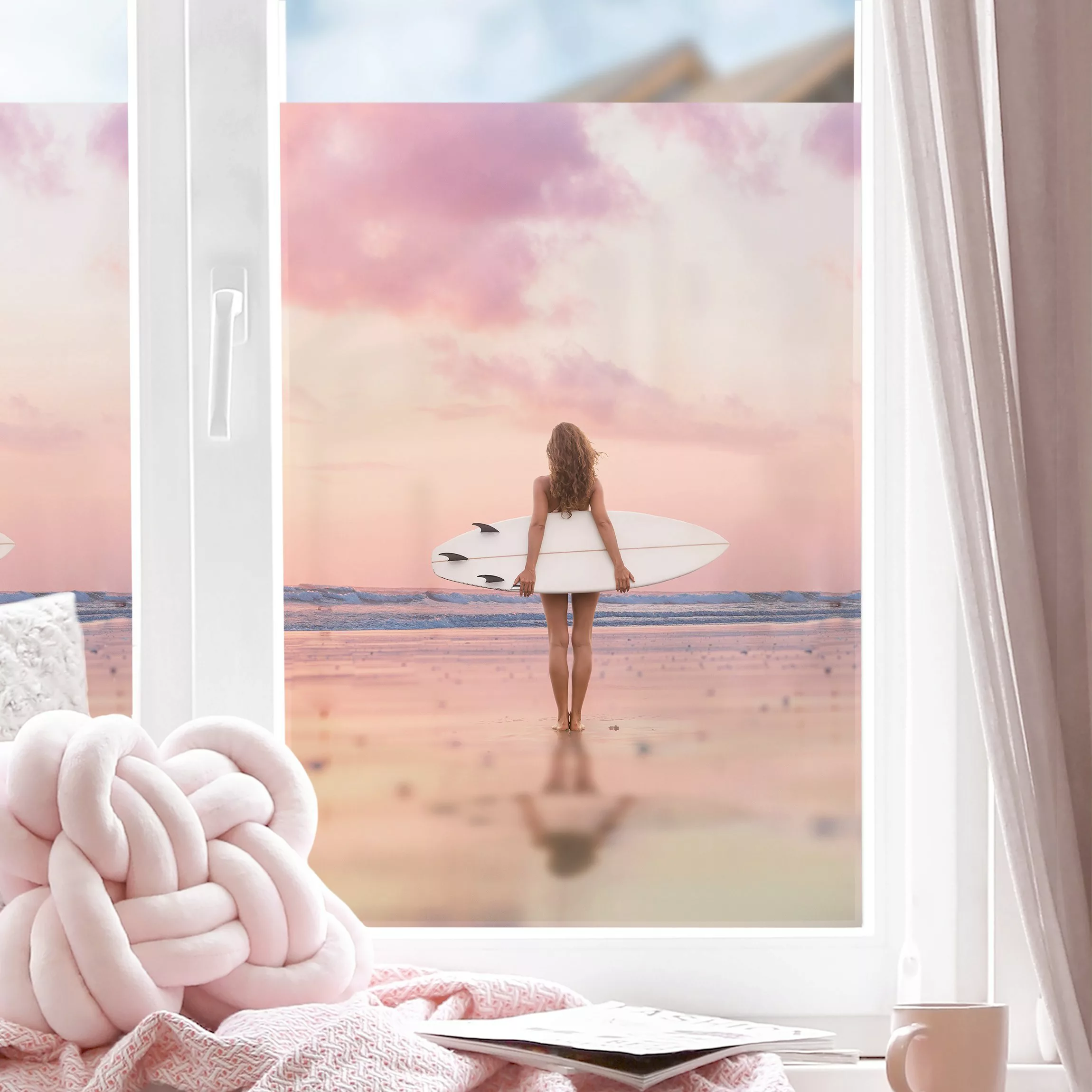 Fensterfolie Surfergirl mit Board im Abendrot günstig online kaufen