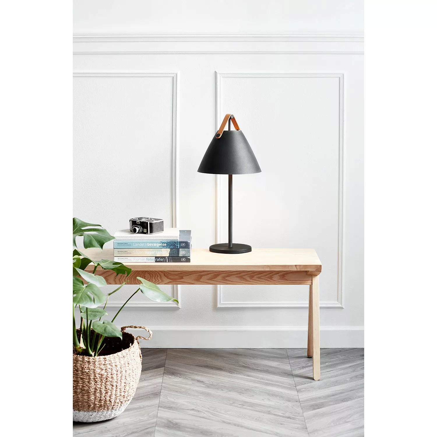Designer Tischleuchte Strap, E27, schwarz, by Bjorn & Balle günstig online kaufen