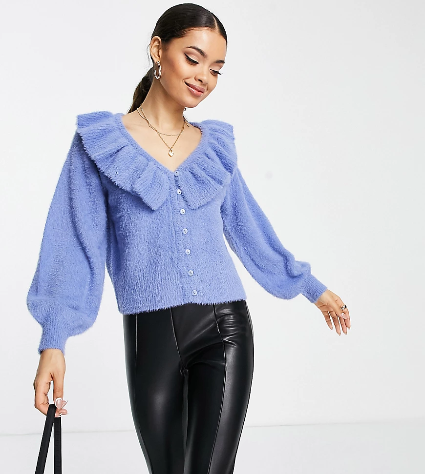 Vila Petite – Strickjacke in Blau mit Rüschendetail günstig online kaufen