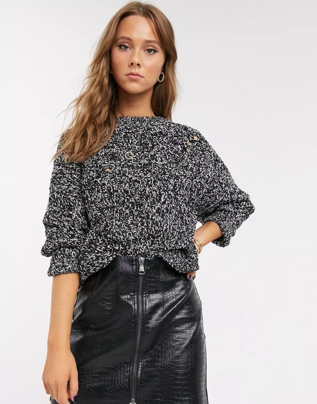 Topshop – Pullover in schwarzem Kalk mit Rundhalsausschnitt günstig online kaufen