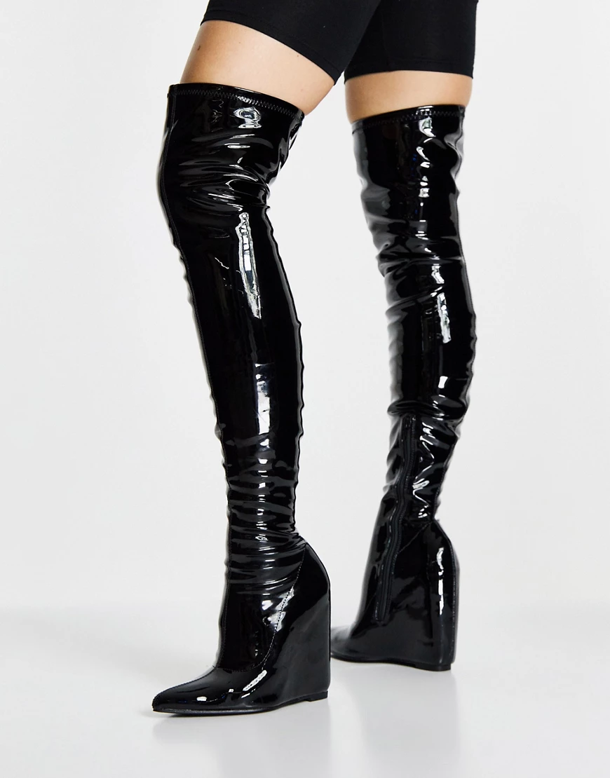 ASOS DESIGN – Krissy – Overknee-Stiefel in Schwarz mit Lackoptik und hohem günstig online kaufen