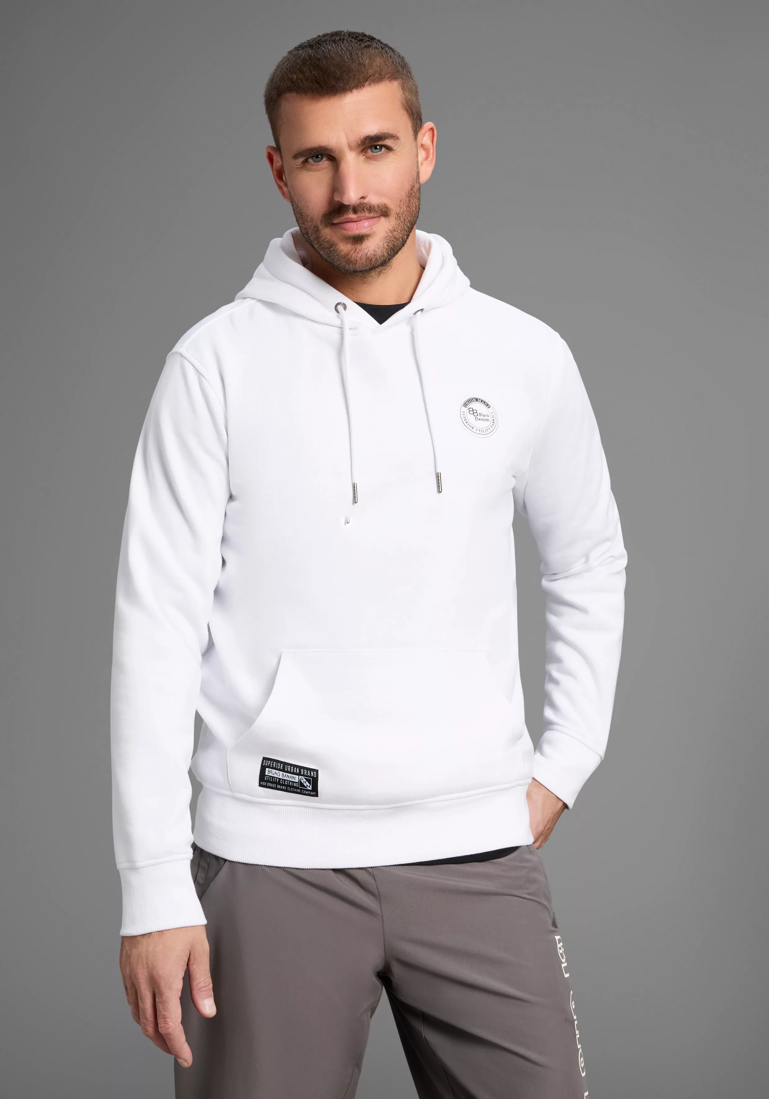 Bruno Banani Kapuzensweatshirt, langärmlig, schmal geschnitten, bedrucktes günstig online kaufen