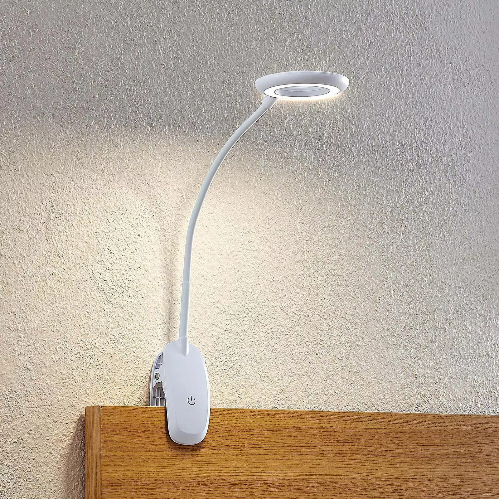 Prios LED-Klemmleuchte Harumi, weiß, Akku, USB, 51 cm hoch günstig online kaufen