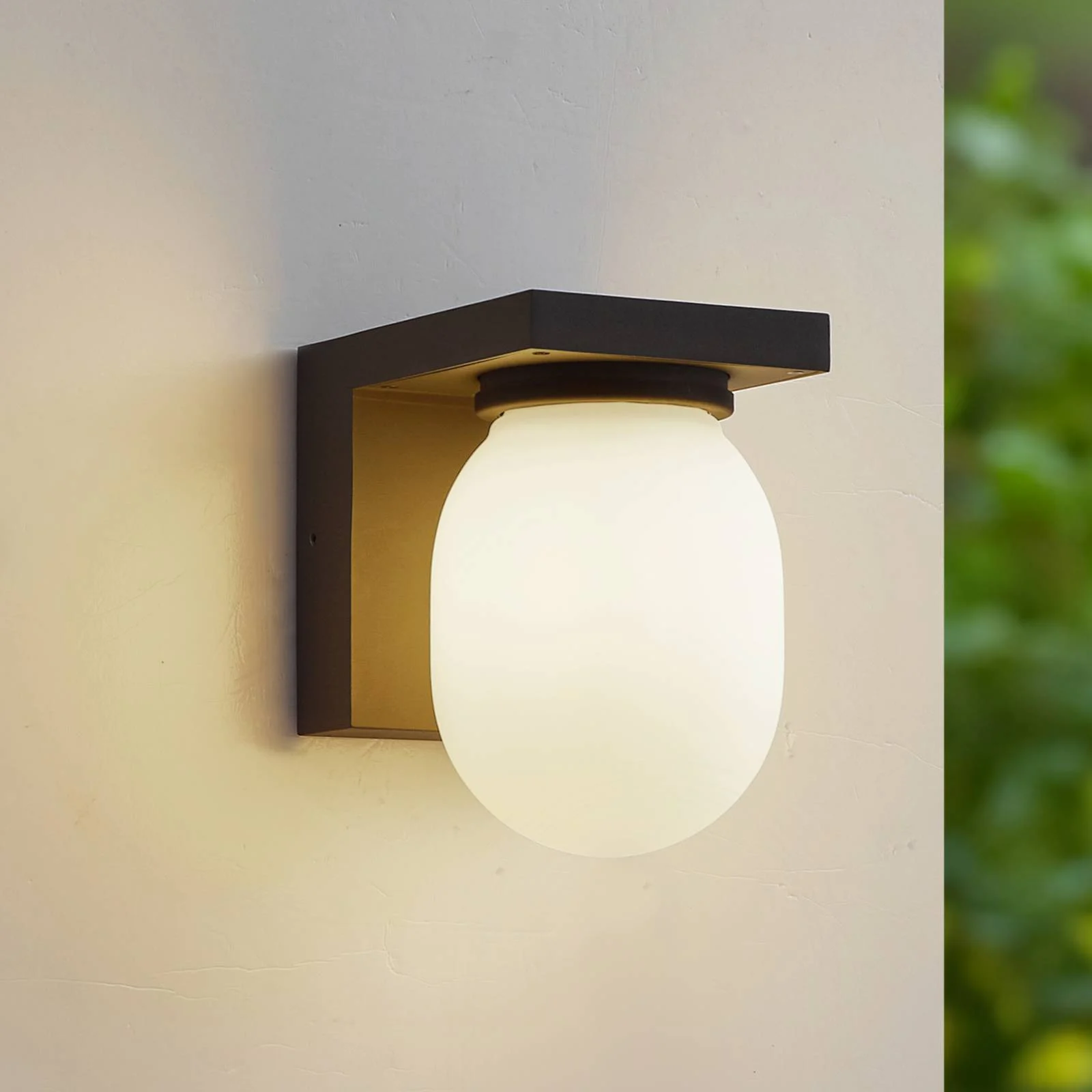 Lucande Außenwandleuchte Ovaali, Glas, dunkelgrau, IP65 günstig online kaufen