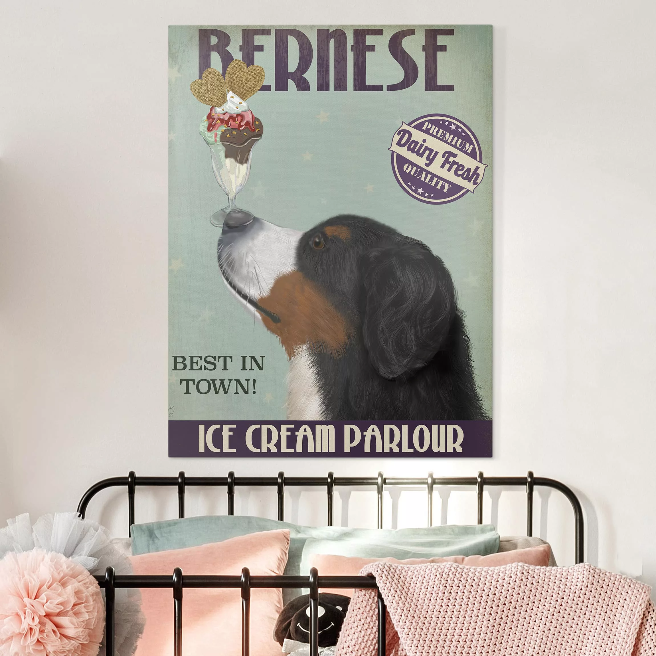 Leinwandbild Tiere - Hochformat Berner Sennenhund mit Eis günstig online kaufen