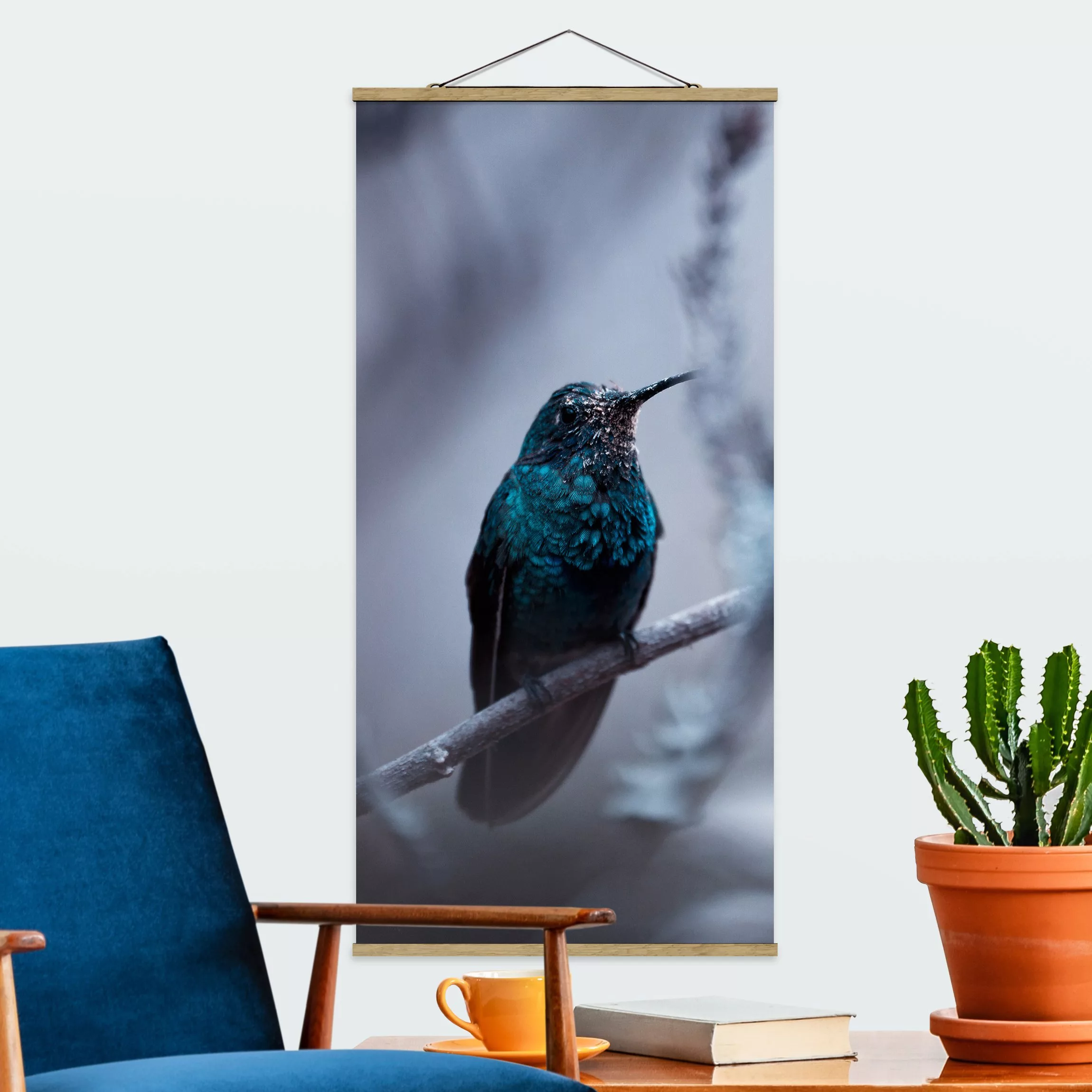 Stoffbild Tiere mit Posterleisten - Hochformat Kolibri im Winter günstig online kaufen