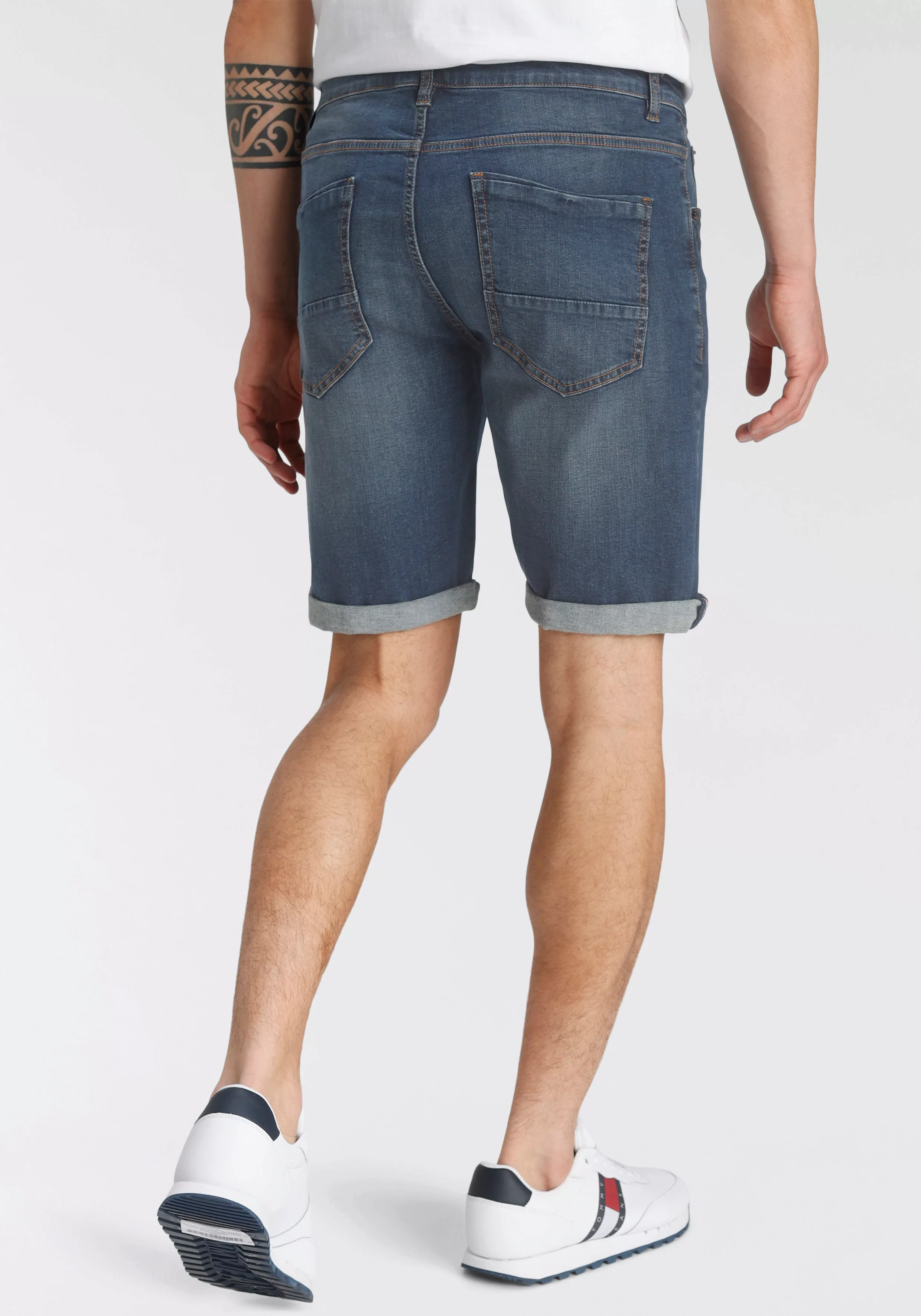 H.I.S Jeansshorts "DEYO", gerader Schnitt, Used-Waschung, niedrige Leibhöhe günstig online kaufen