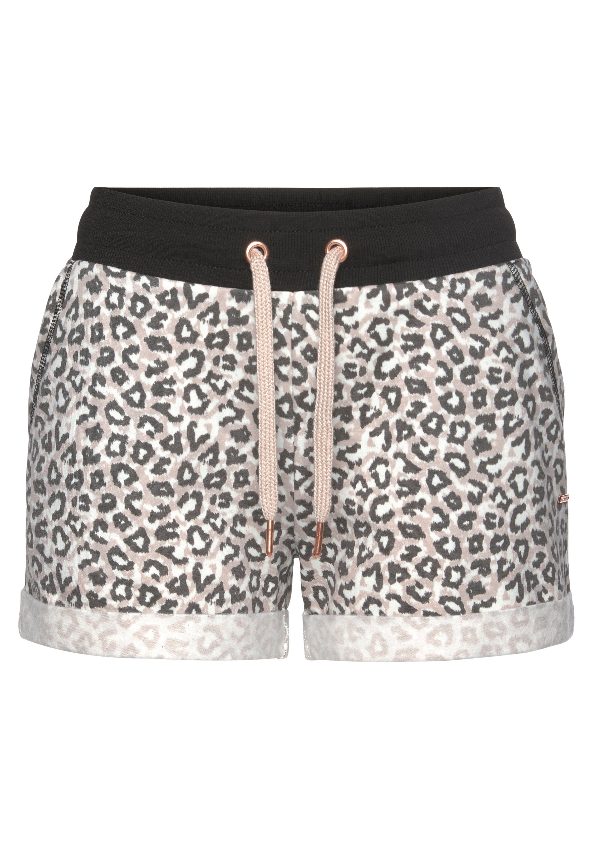 LASCANA Shorts, mit Rippbündchen und Umschlagsaum, Loungewear günstig online kaufen