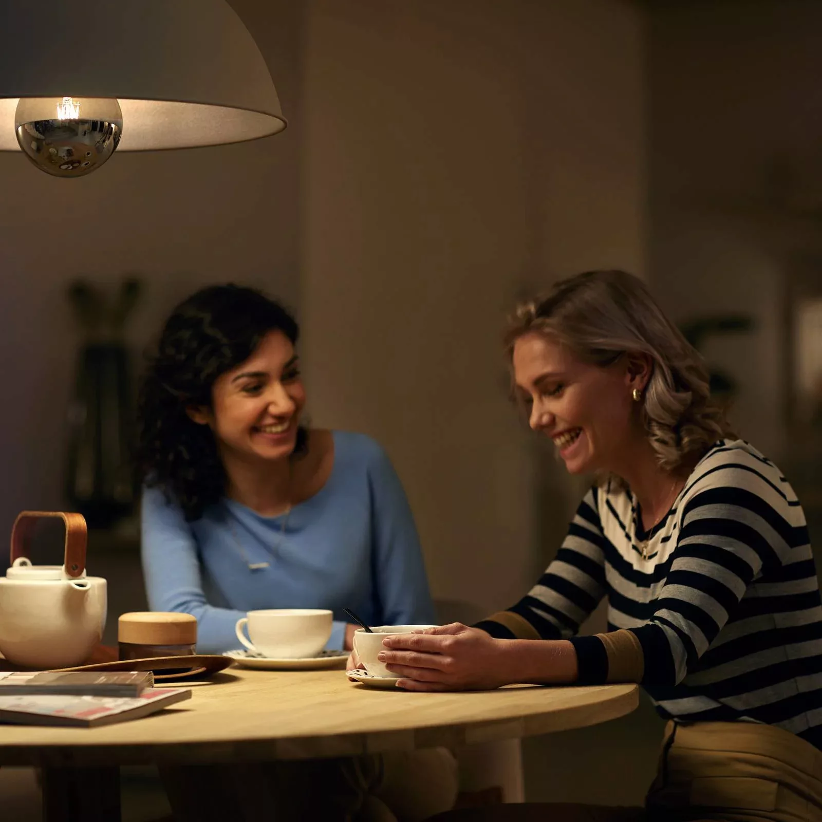 Philips LED Filament Lampe ersetzt 50W E27 Globe - G120 7,2W 650lm 2700K di günstig online kaufen