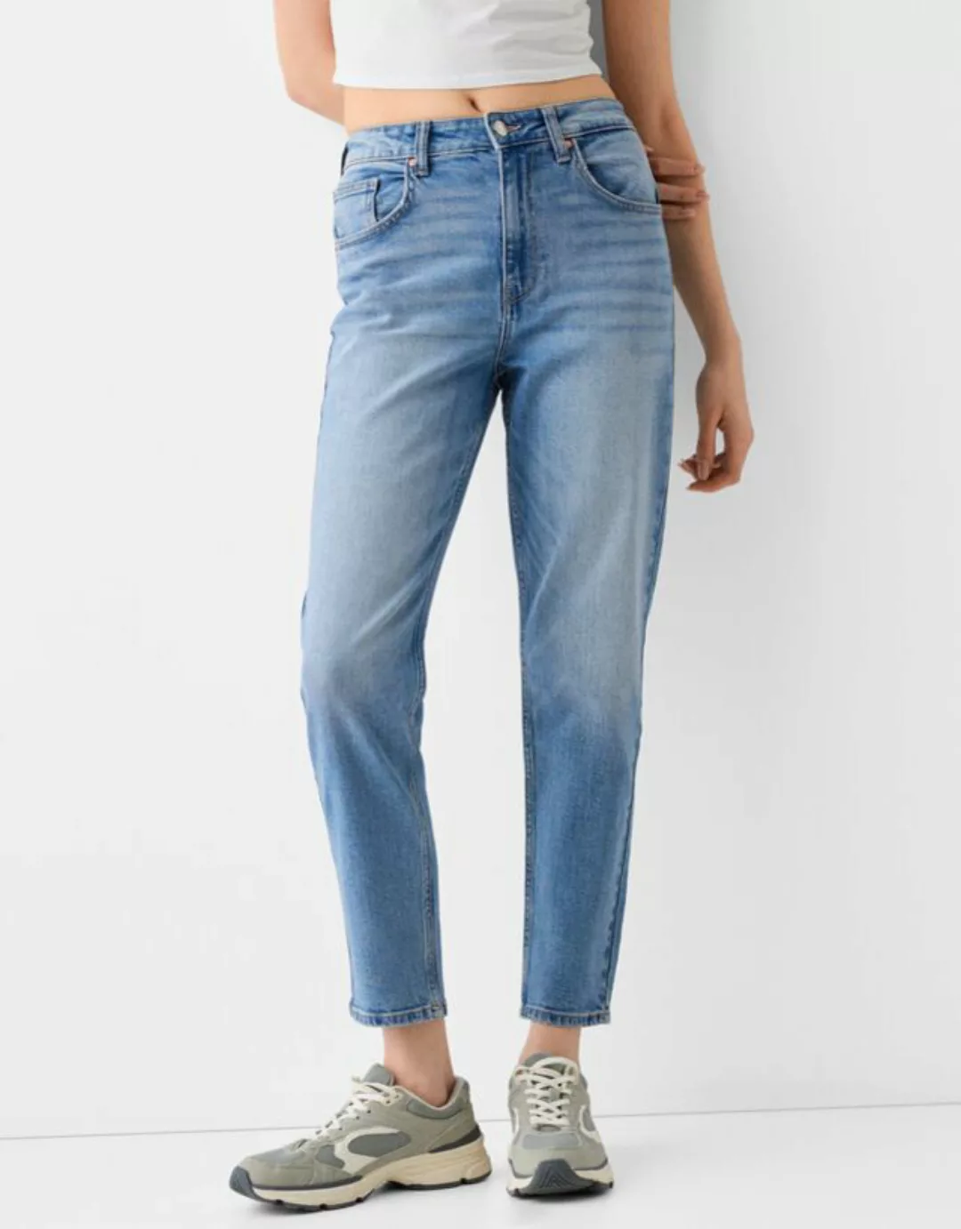 Bershka Mom Jeans Im Slim-Comfort-Fit Bskteen 40 Ausgewaschenes Blau günstig online kaufen