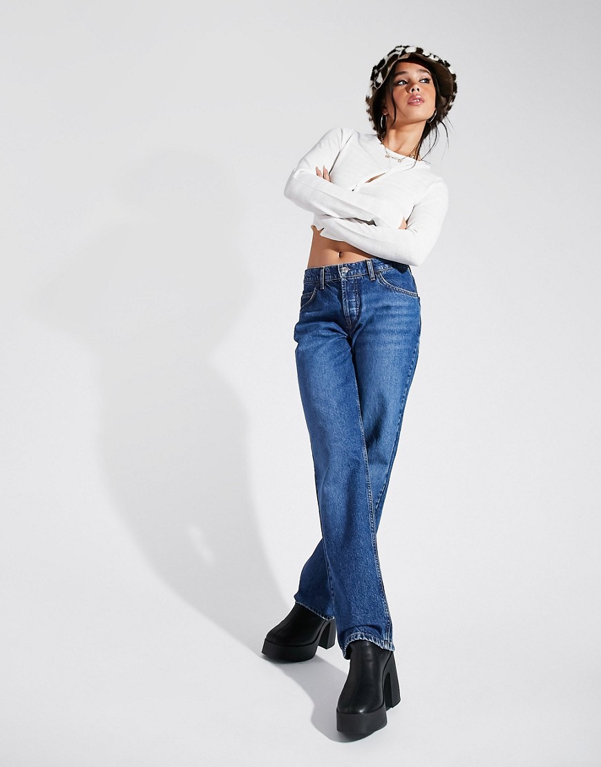 ASOS DESIGN – Jeans aus Bio-Baumwollmix im 70er-Stil mit niedrigem Bund und günstig online kaufen