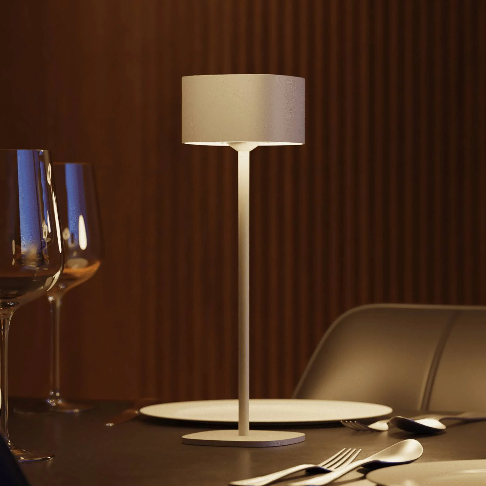 Calex LED-Akku-Tischleuchte Serino, sand, Aluminium, 2.700 K günstig online kaufen
