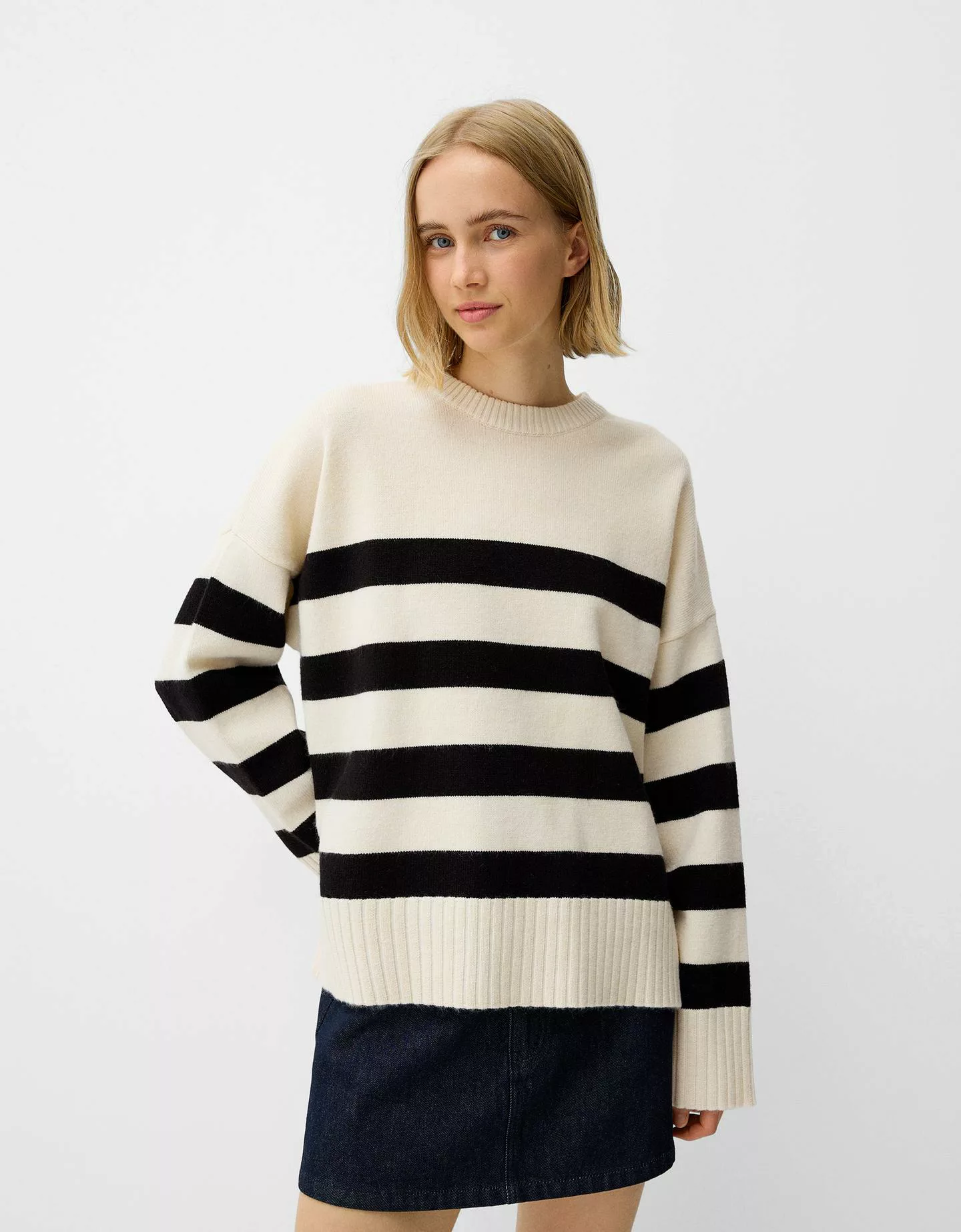 Bershka Pullover Mit Rundausschnitt Damen S Rohweiß günstig online kaufen