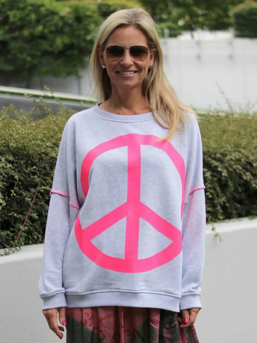 Miss Goodlife Rundhalspullover Roundneck Peace Grey günstig online kaufen