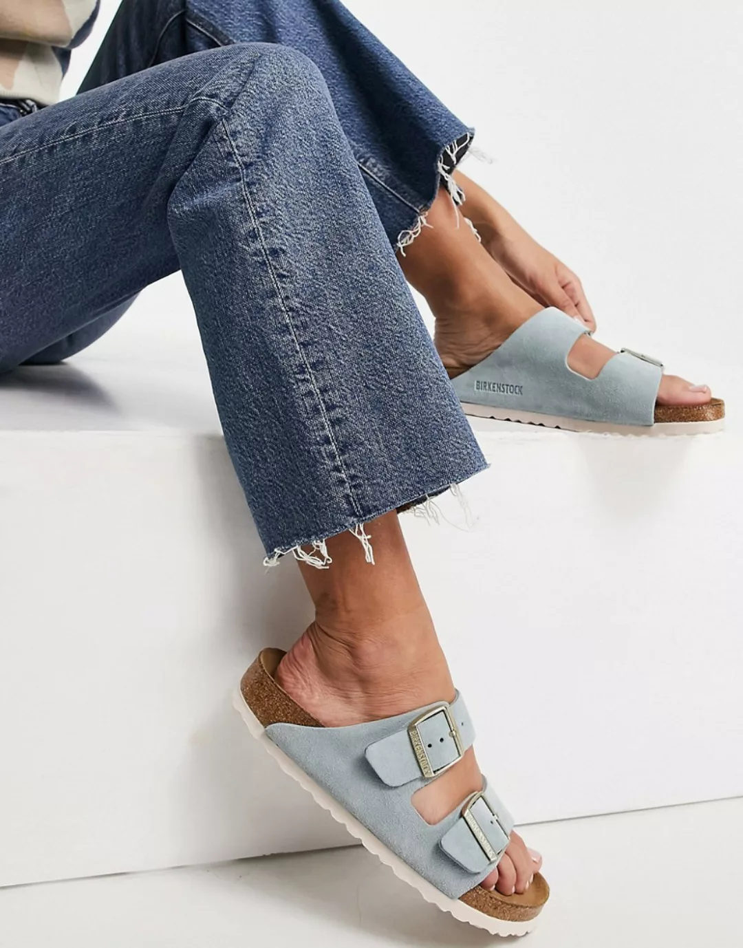 Birkenstock – Arizona – Flache Wildledersandalen in Blassblau günstig online kaufen