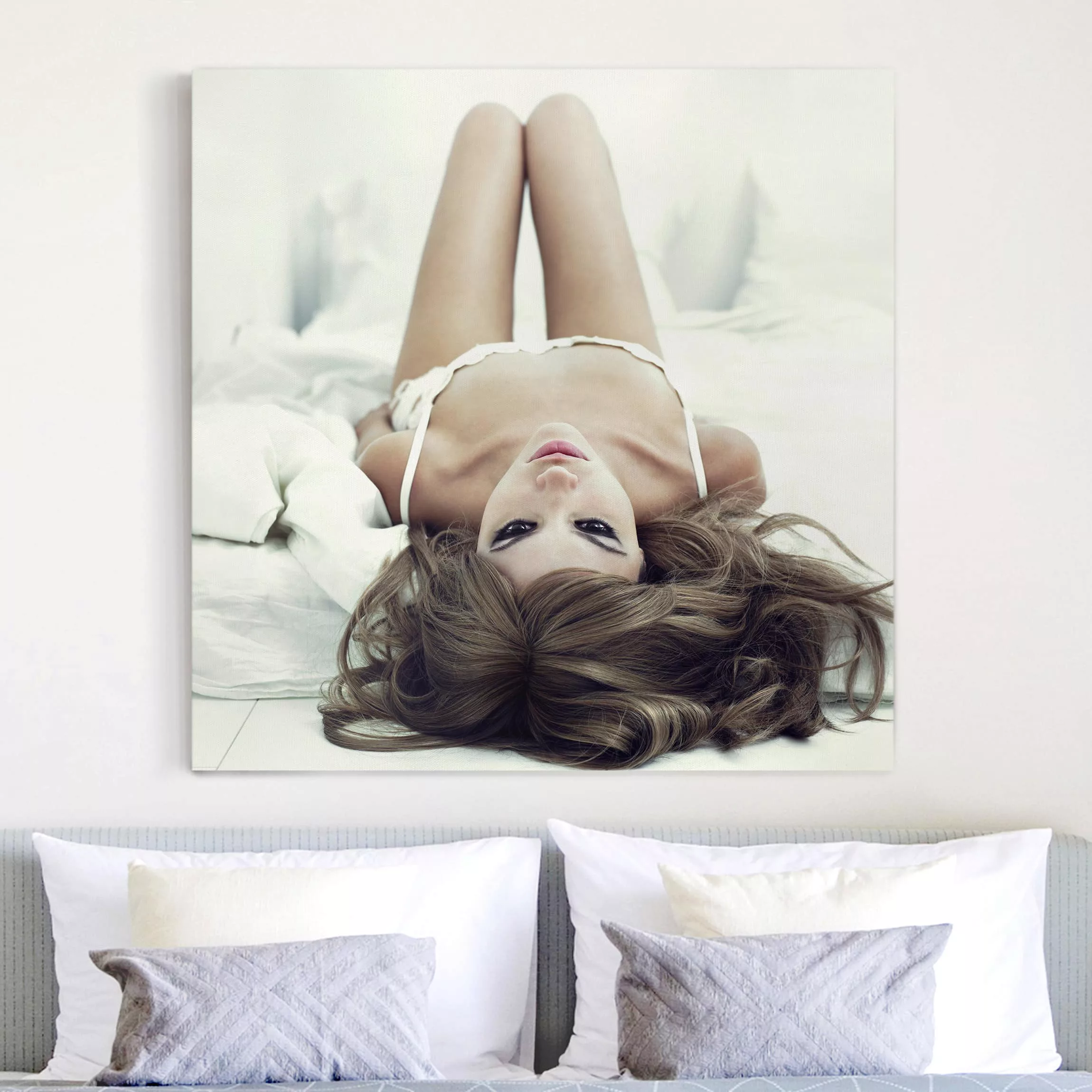 Leinwandbild Akt & Erotik - Quadrat Come to Bed, Babe günstig online kaufen
