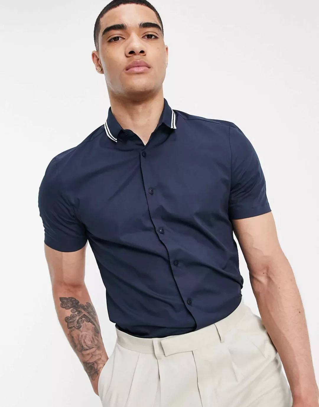ASOS DESIGN – Eng geschnittenes Hemd mit geripptem Kragen-Marineblau günstig online kaufen