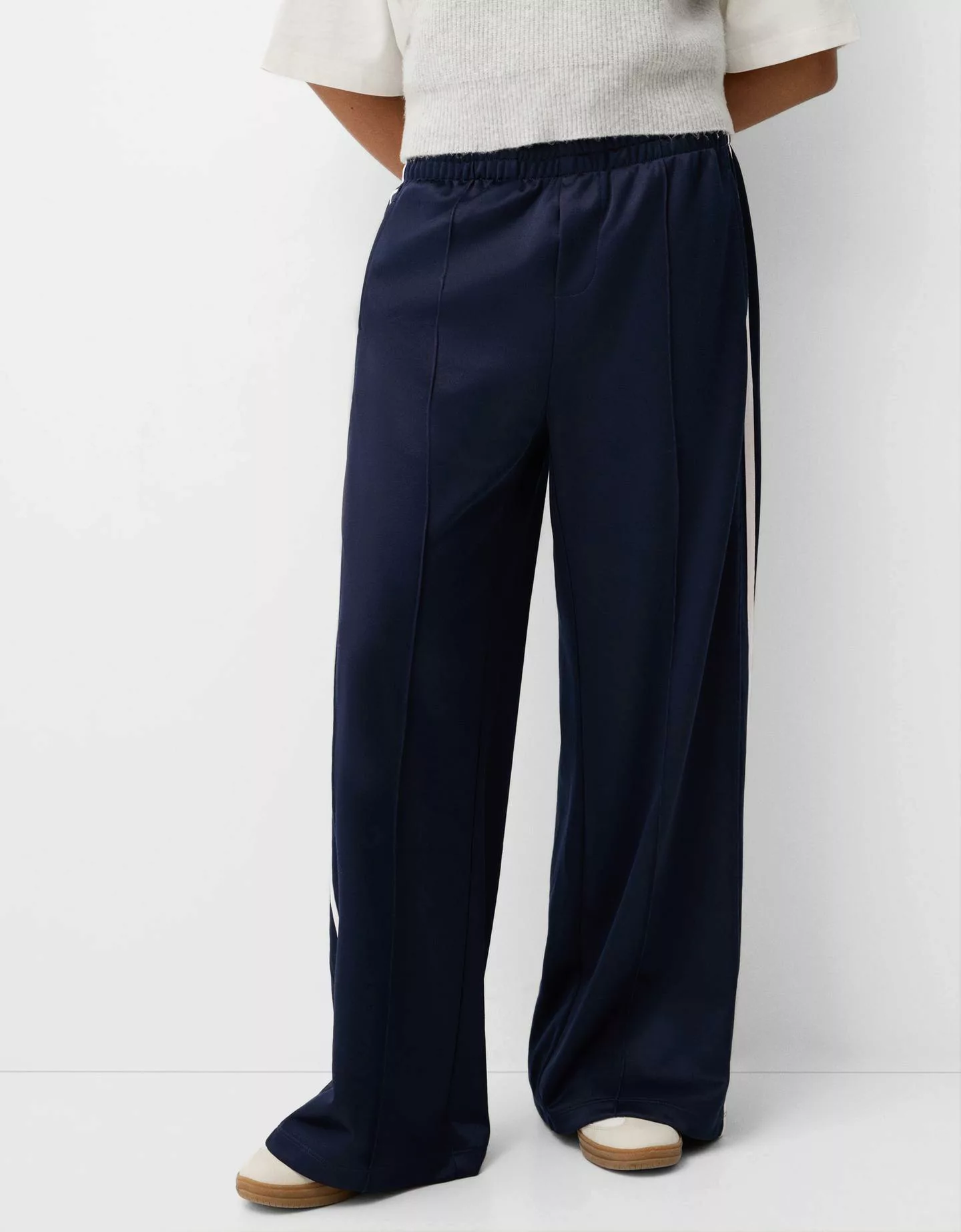 Bershka Hose Mit Seitlichem Streifen Damen L Marinenblau günstig online kaufen