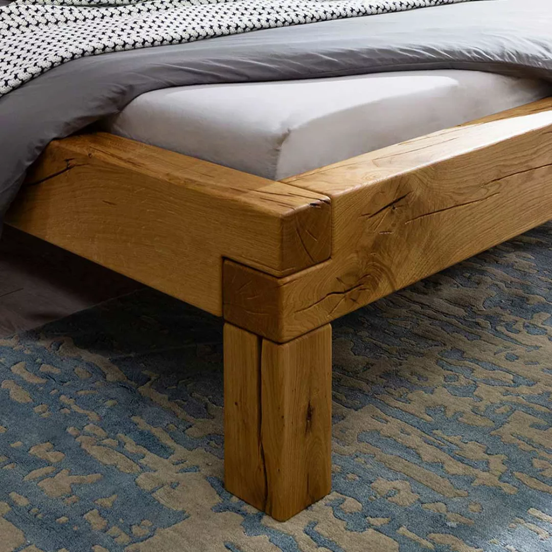 Balken Holzbett aus Wildeiche Massivholz rustikalen Design günstig online kaufen