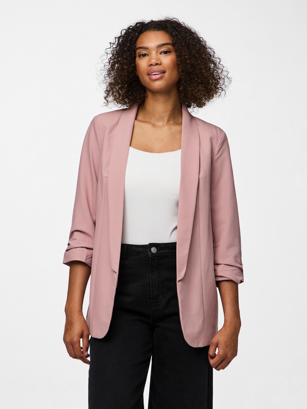 pieces Blusenblazer "PCBOSELLA 3/4 BLAZER NOOS", mit Faltendetail am Ärmel günstig online kaufen