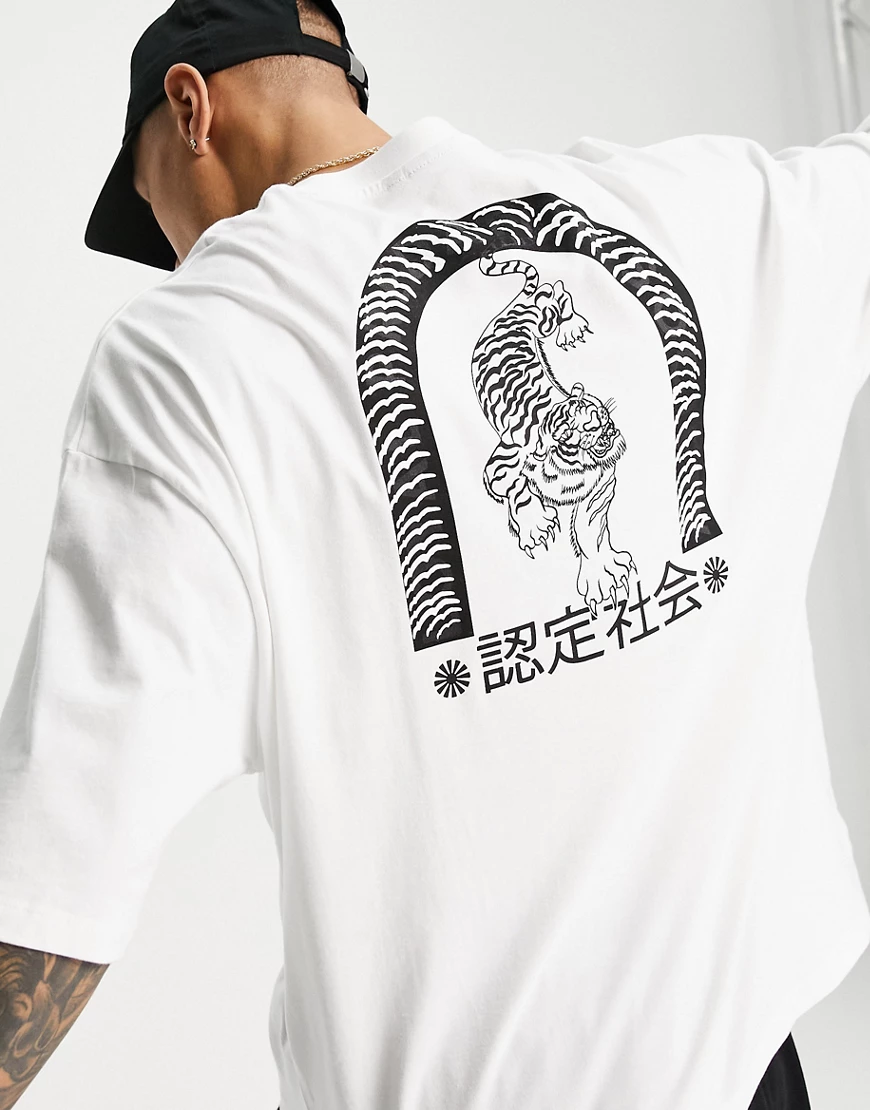 ASOS DESIGN – Oversize-T-Shirt in Weiß mir Print hinten günstig online kaufen