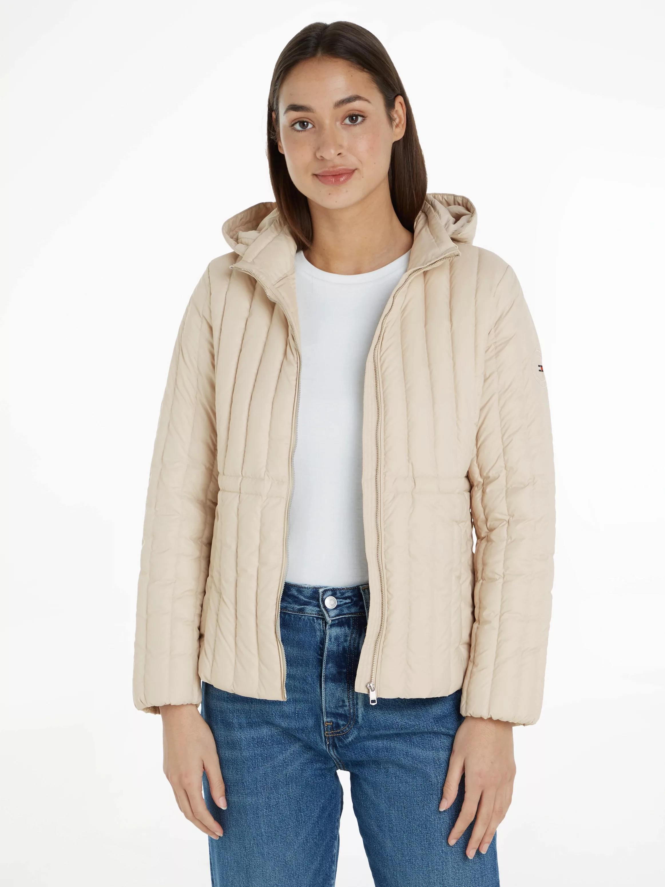 Tommy Hilfiger Daunenjacke "FEMININE LW DOWN JACKET", mit Kapuze, mit Logos günstig online kaufen