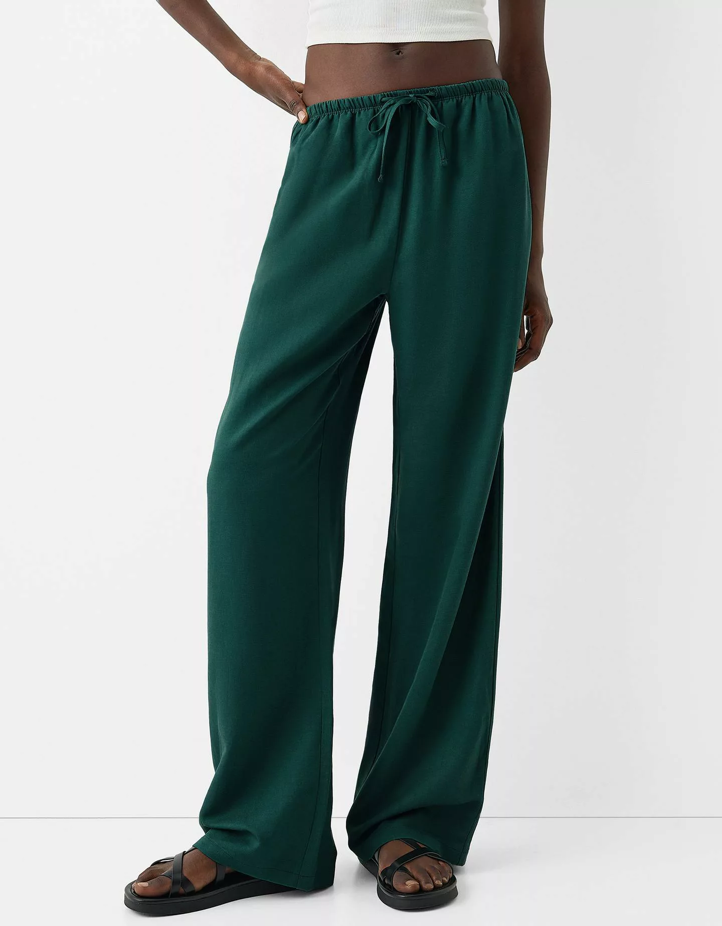 Bershka Straight-Fit-Hose Mit Leinen Und Stretchbund Damen Xs Grün günstig online kaufen