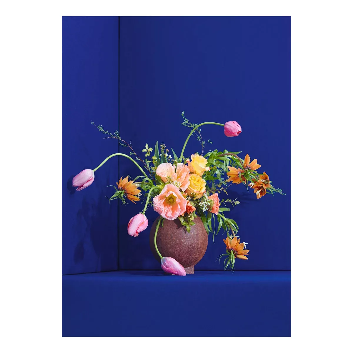 Paper Collective - Blomst 01 Blue Kunstdruck 50x70cm - blau, pink, grün, ge günstig online kaufen