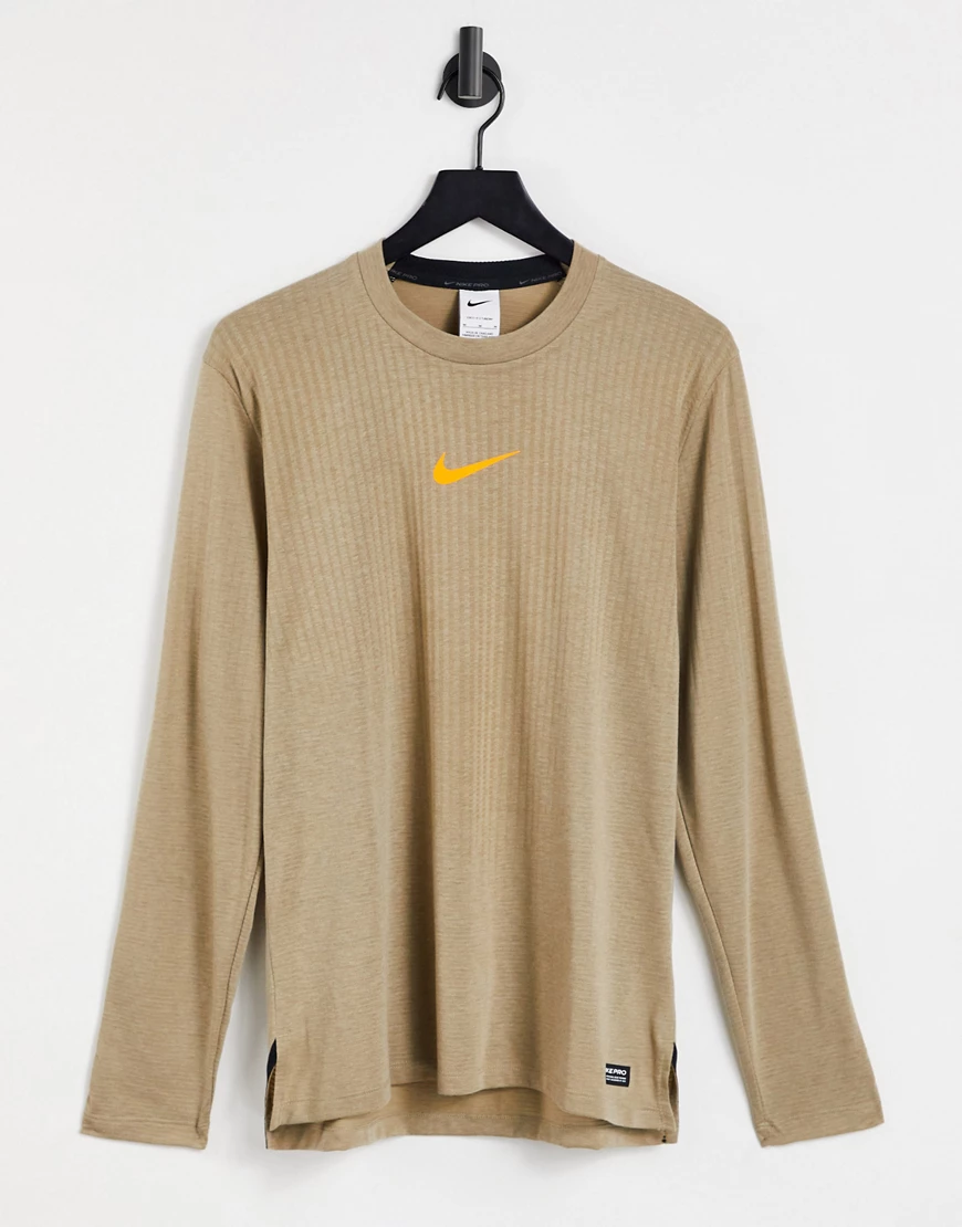 Nike – Pro Collection Advanced Training – Langärmliges Shirt in Braun günstig online kaufen