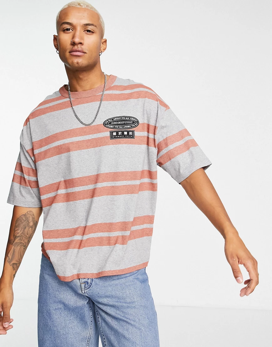 ASOS DESIGN – Gestreiftes Oversize-T-Shirt in Kalkgrau und Orange mit Aufnä günstig online kaufen
