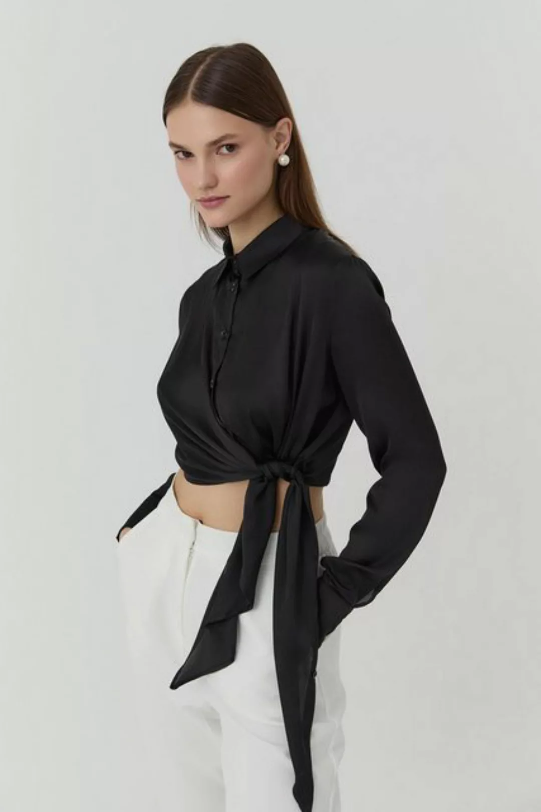 QUZU Wickelbluse Langärmelige bluse aus Satin in Schwarz und Ecru (1tlg) günstig online kaufen