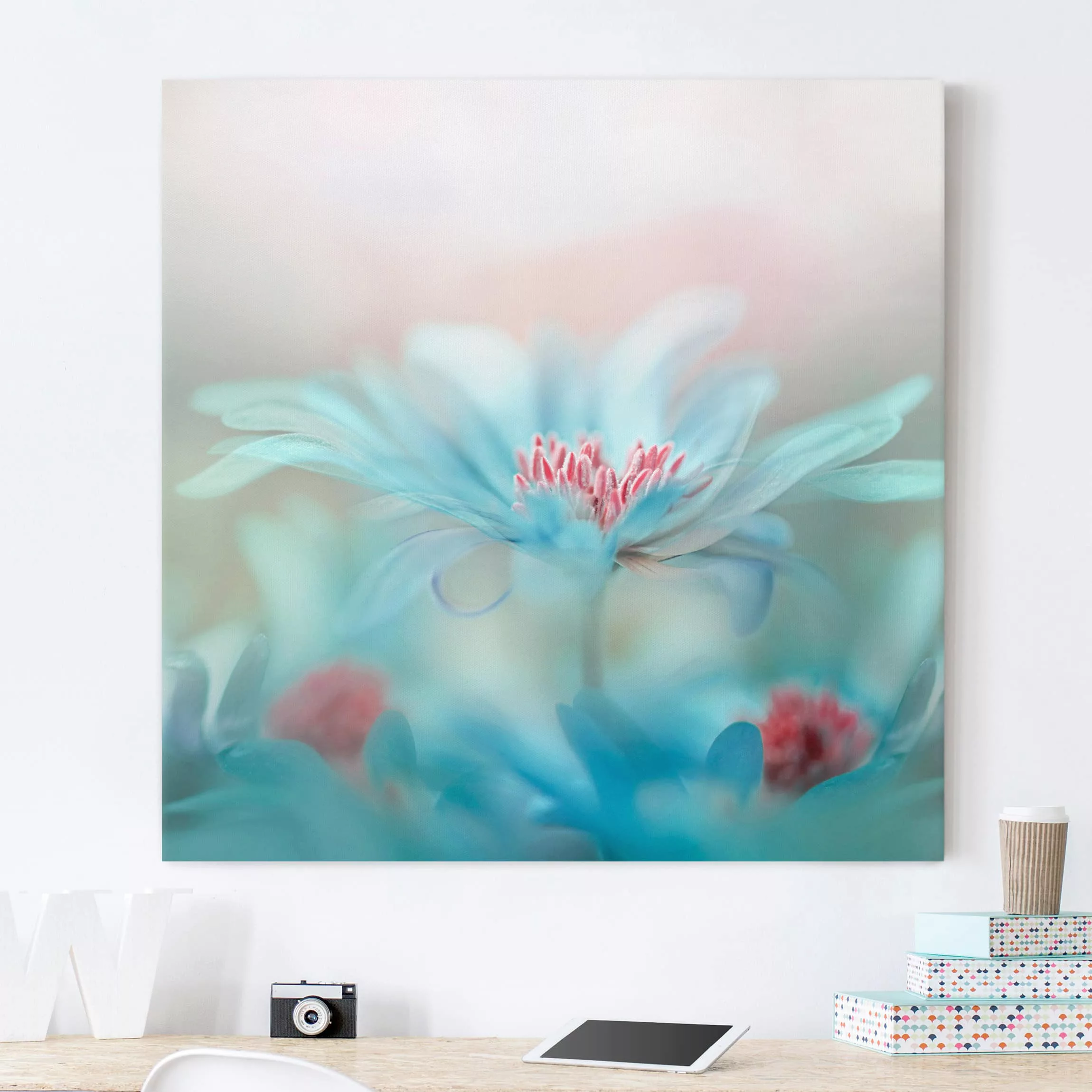 Leinwandbild Blumen - Quadrat Zarte Blüten in Pastell günstig online kaufen