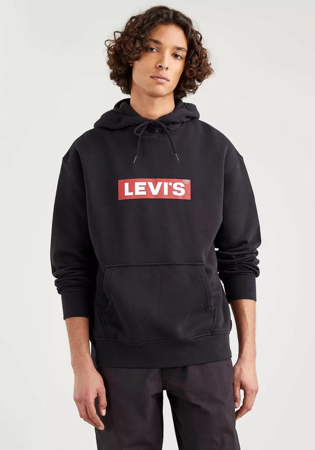 Levi's – Kapuzenpullover in Schwarz mit eckigem Logo günstig online kaufen