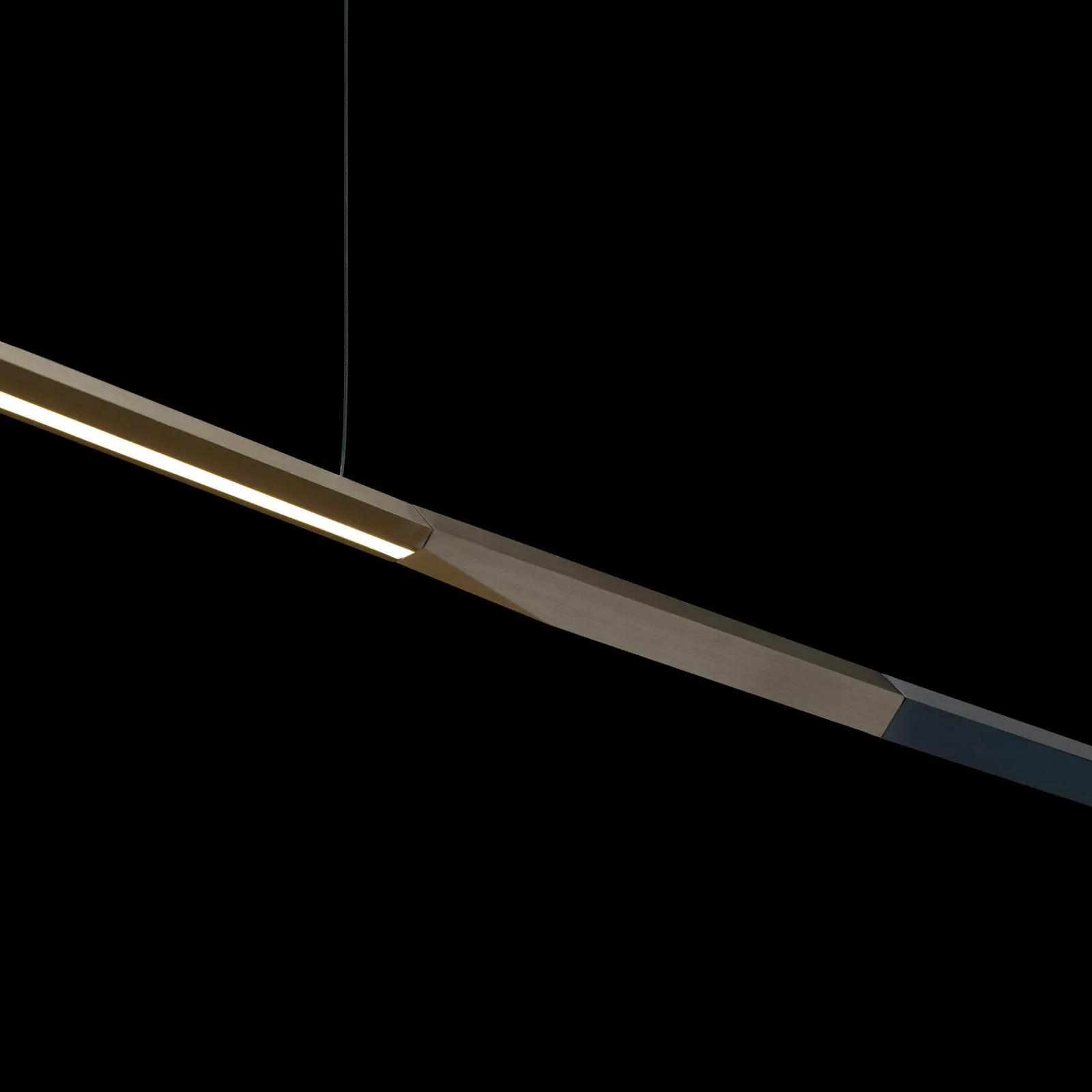 Oluce Ilo 487 LED-Hängeleuchte, waagerecht, bronze günstig online kaufen