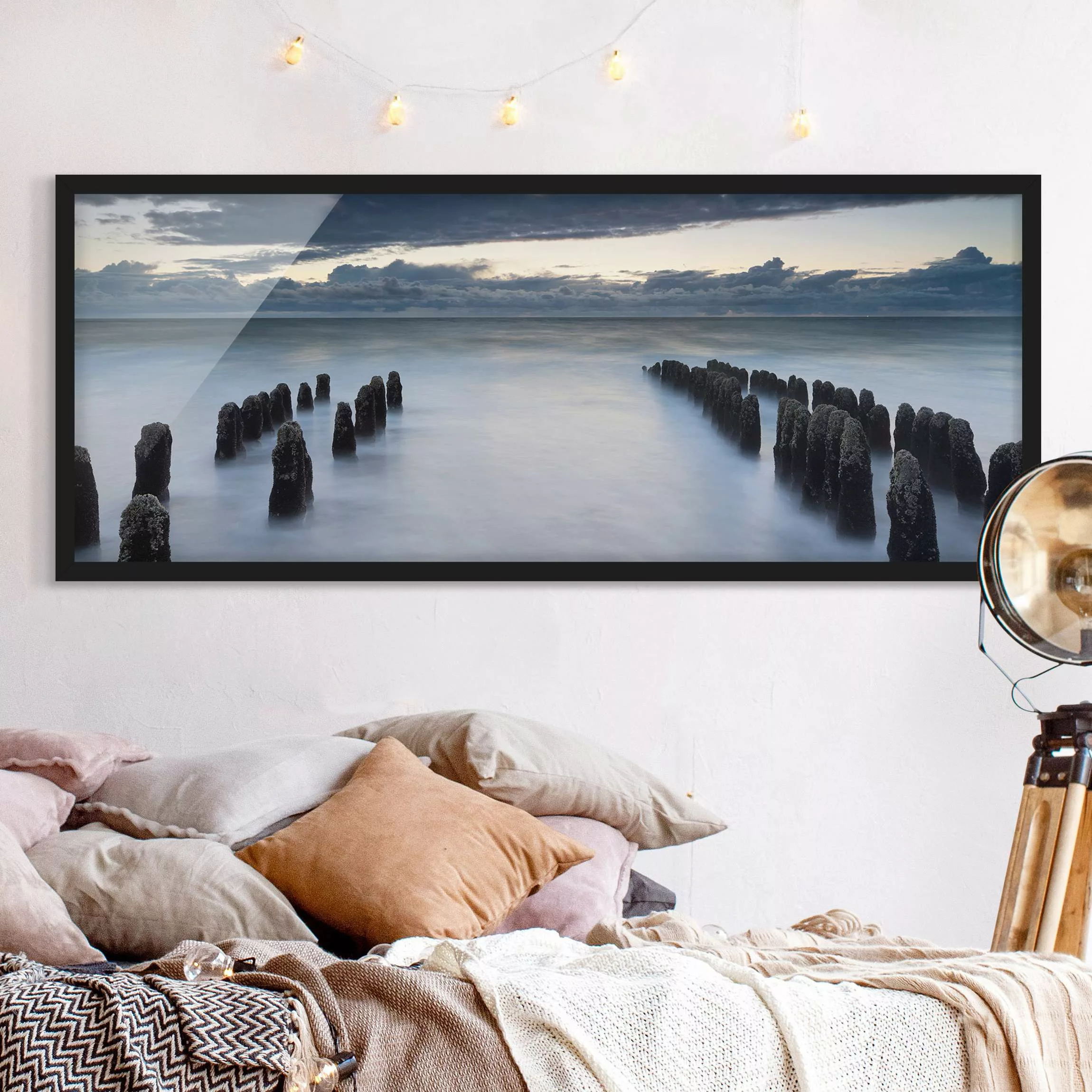 Bild mit Rahmen Strand - Panorama Holzbuhnen in der Nordsee auf Sylt günstig online kaufen