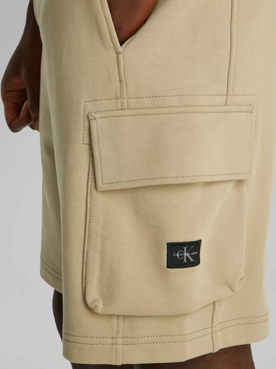 Calvin Klein Jeans Shorts "WOVEN LABEL SHORT", mit Cargotasche günstig online kaufen