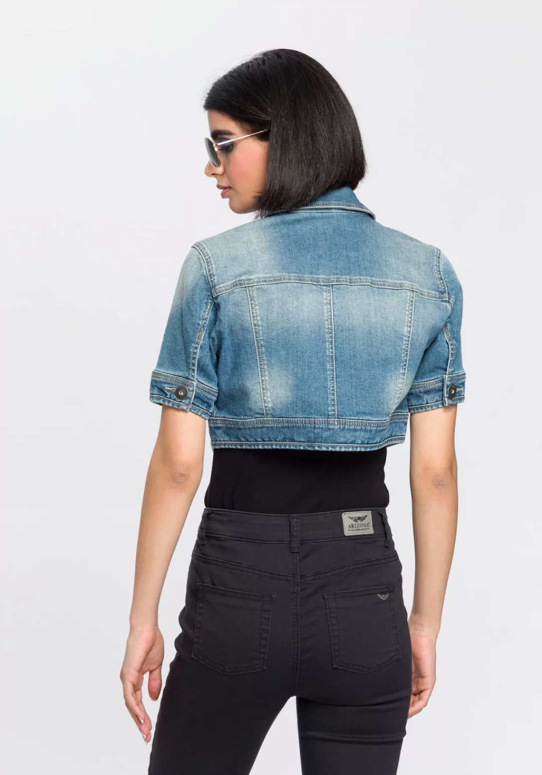 Arizona Jeansjacke aus Baumwollmischung, figurbetont, extrakurz, in Stretch günstig online kaufen