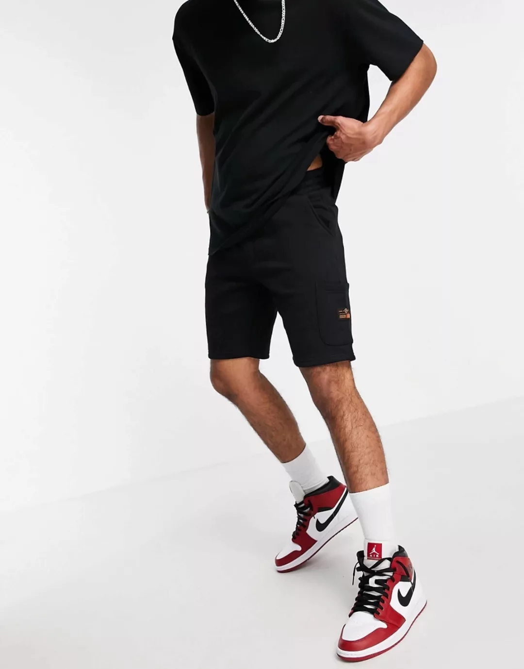 Jack & Jones Intelligence – Cargoshorts aus Jersey in Schwarz günstig online kaufen