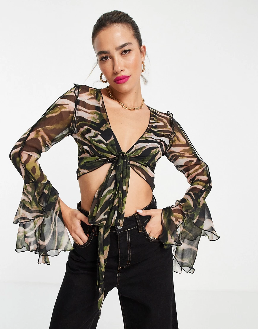 ASOS DESIGN – Durchscheinende, langärmlige Bluse zum Binden vorne mit Rüsch günstig online kaufen