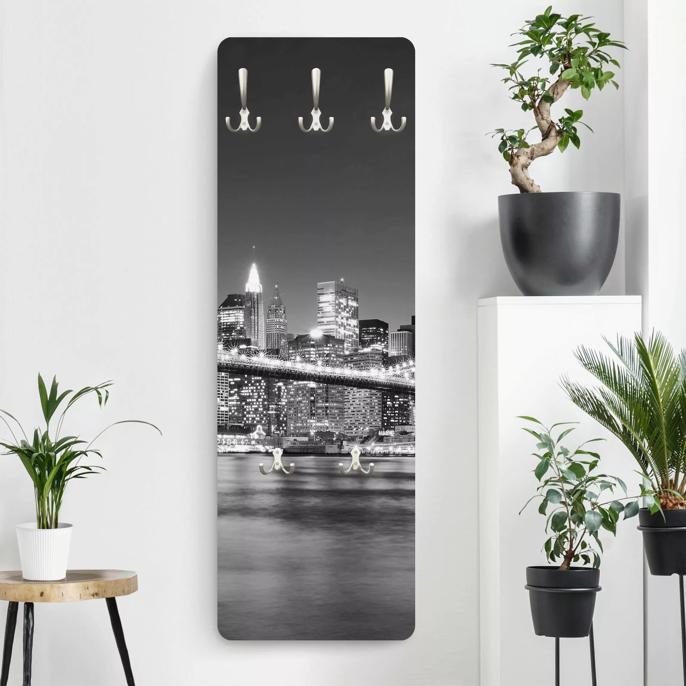 Wandgarderobe Holzpaneel Architektur & Skyline Nighttime Manhattan Bridge I günstig online kaufen