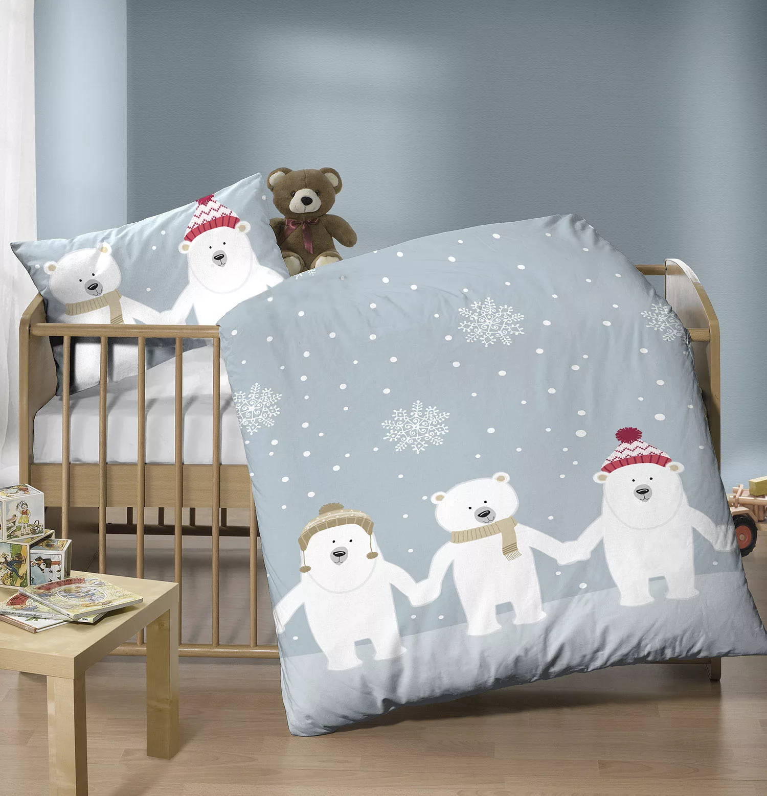 Biberna Kinderbettwäsche »Eddy«, (2 tlg.), mit winterlichen Eisbären günstig online kaufen