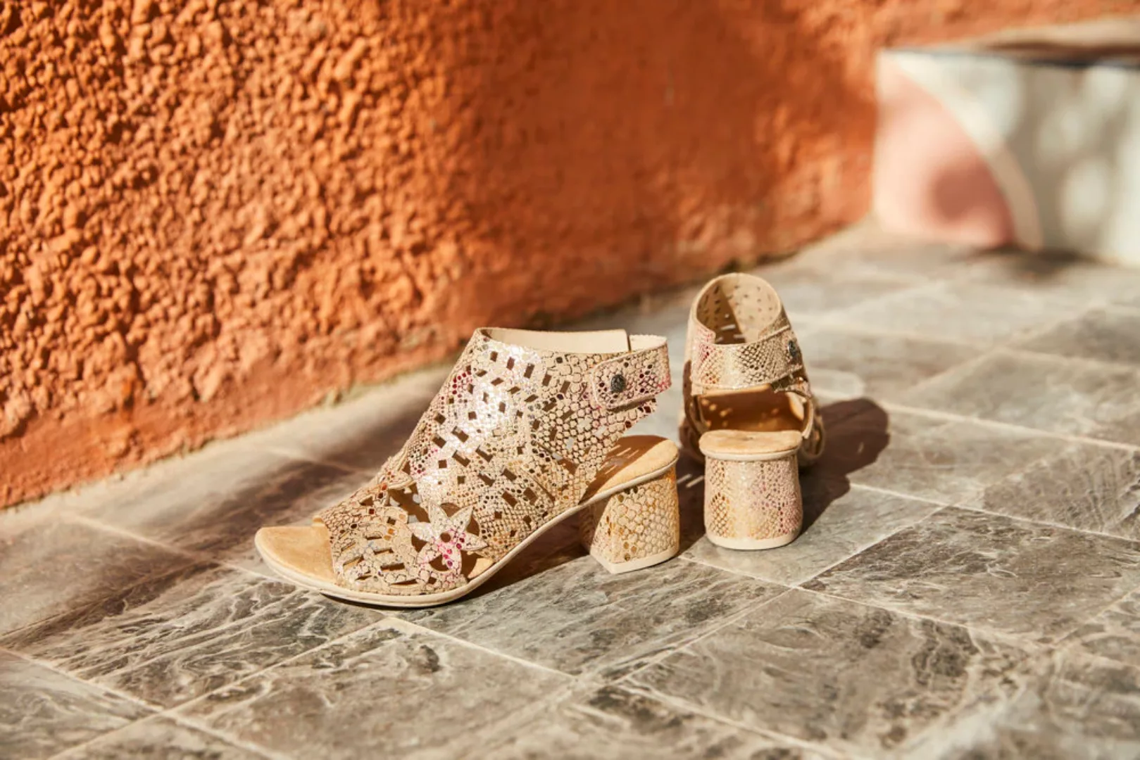 Rieker Sandalette, Sommerschuh, Sandale, Blockabsatz, mit modischer Schaftg günstig online kaufen