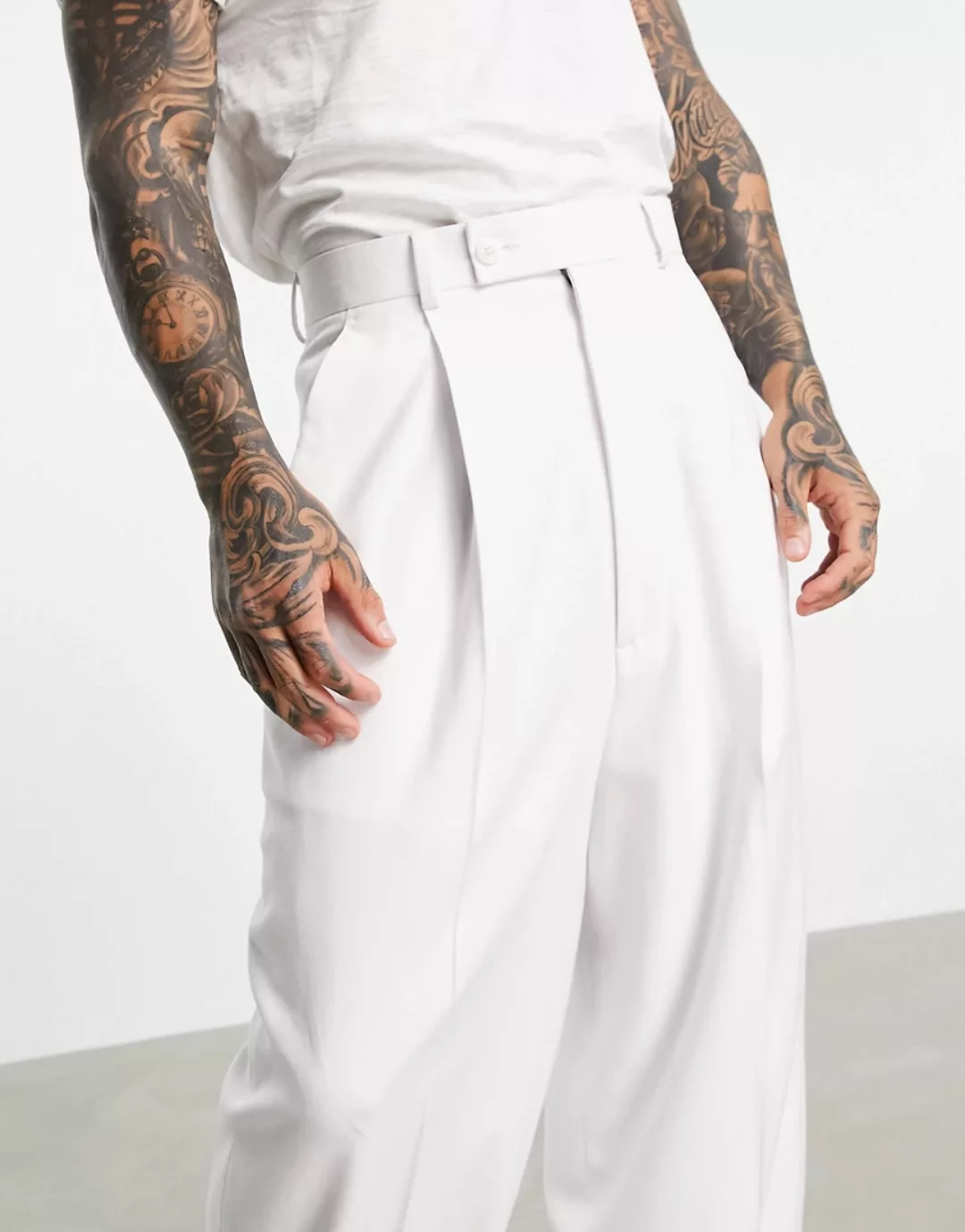 ASOS DESIGN – Anzughose aus Twill mit hohem Bund und Ballonbeinen in Weiß günstig online kaufen