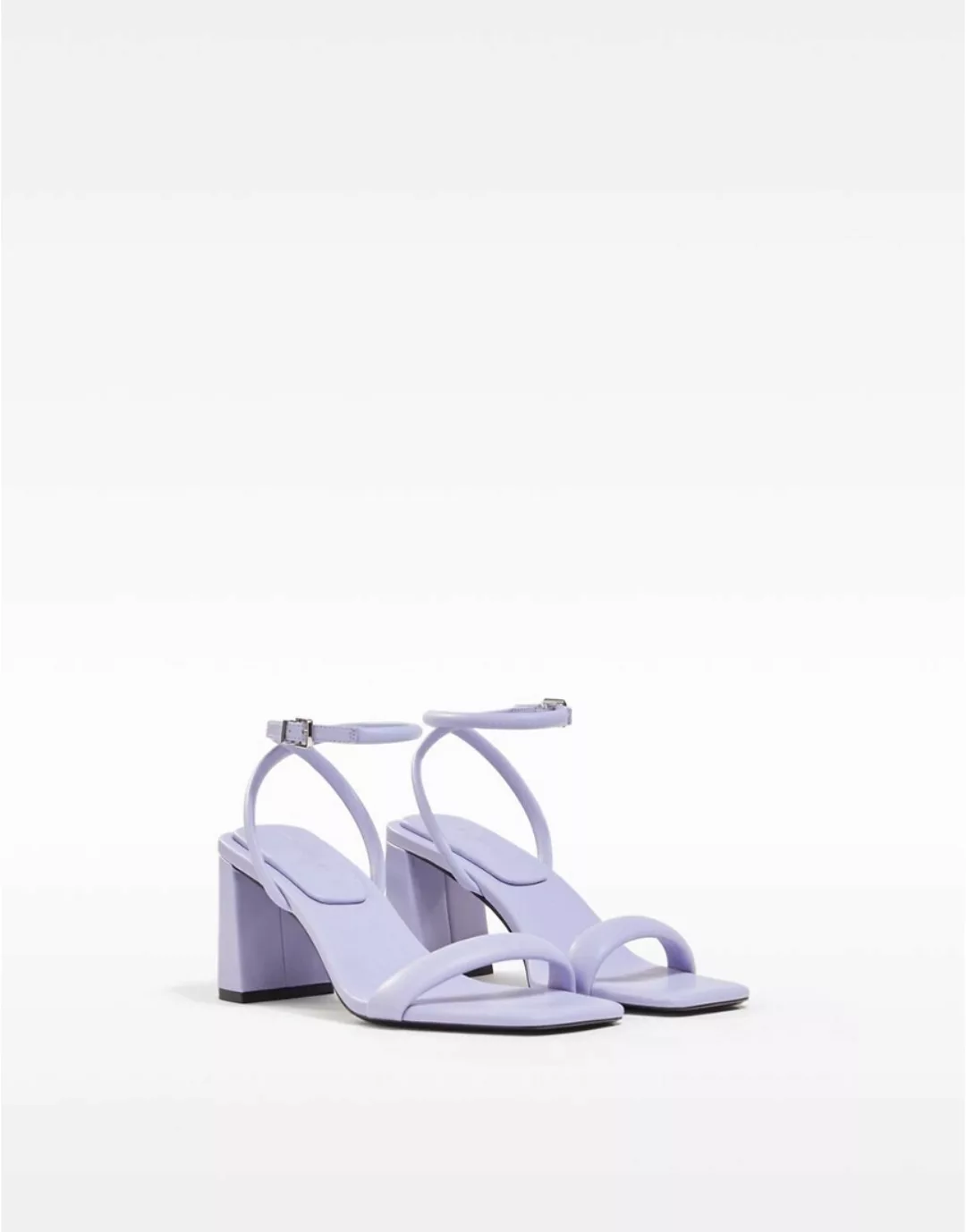 Bershka – Sandalen mit Polsterung und Absatz in Flieder-Lila günstig online kaufen