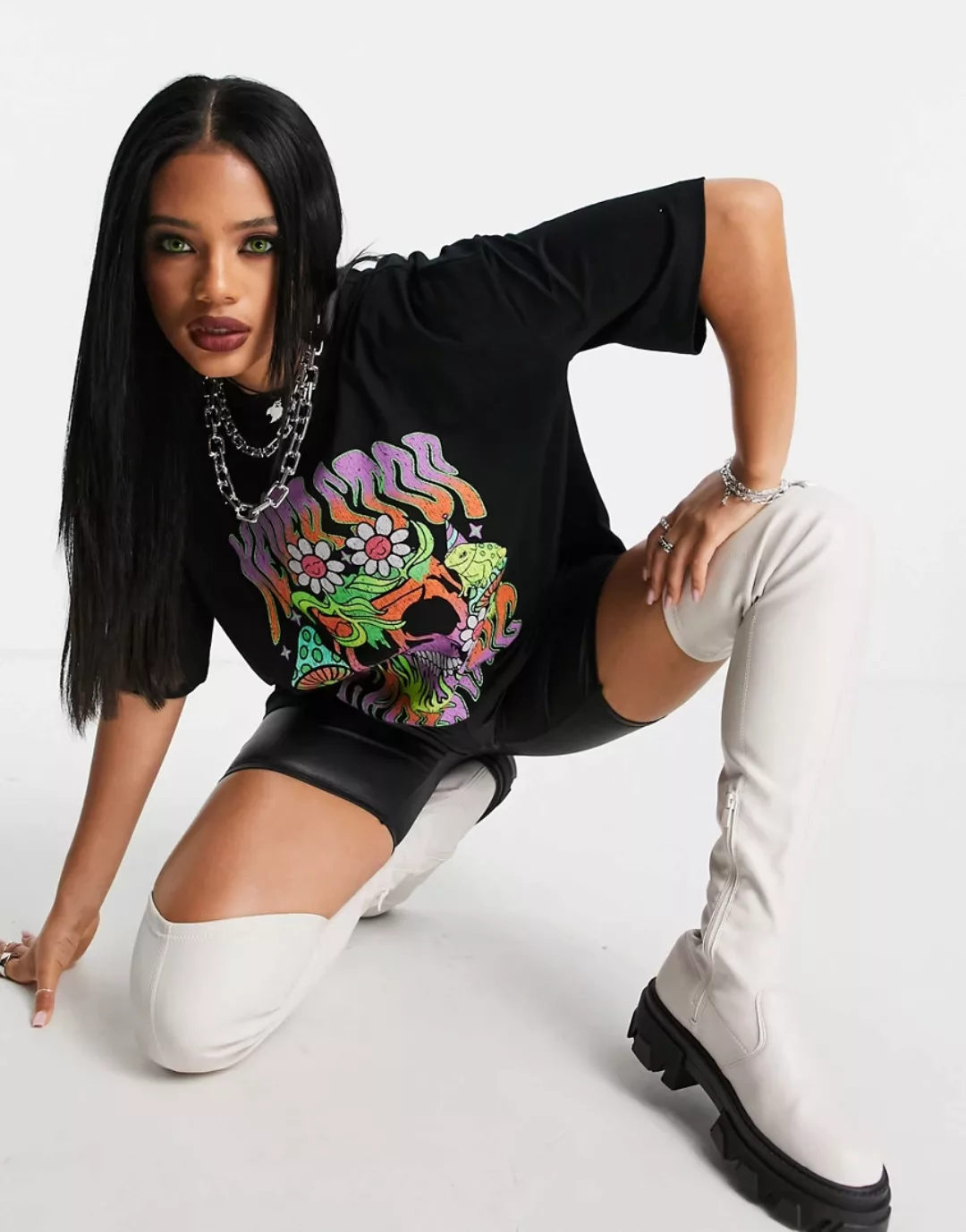 ASOS DESIGN – Halloween – Oversize-T-Shirt in Schwarz mit neonfarbenem Skel günstig online kaufen
