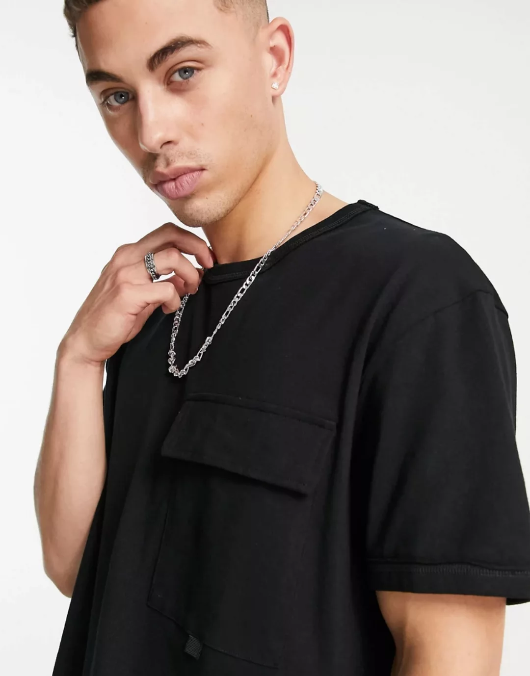 Topman – Utility-T-Shirt in Schwarz mit Oversize-Schnitt und Tasche günstig online kaufen